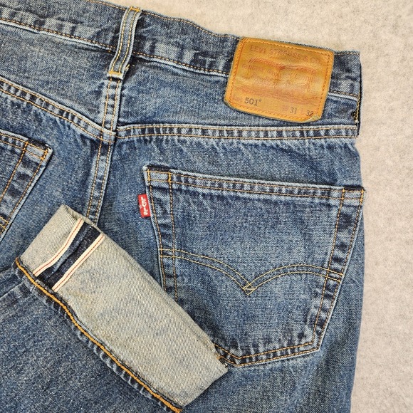 Levi's Premium 501 Selvedge Denim Jeans Mens 31x32 Blue Button Fly Medium Wash - Picture 1 of 13